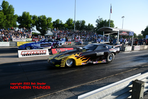 Justin Herbst - 'The Executioner' (near lane) vs 
Kris Battey - 'Batmobile' (far lane)